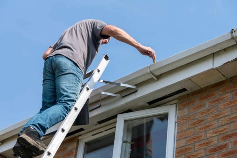 Key Considerations for Scheduling Rain Gutter Installation in Wisconsin